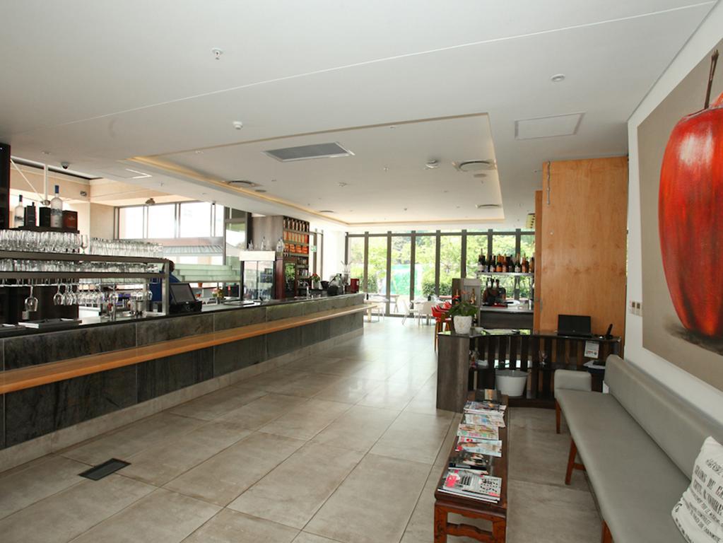 Luxurious Sandton Skye Apartment Bagian luar foto